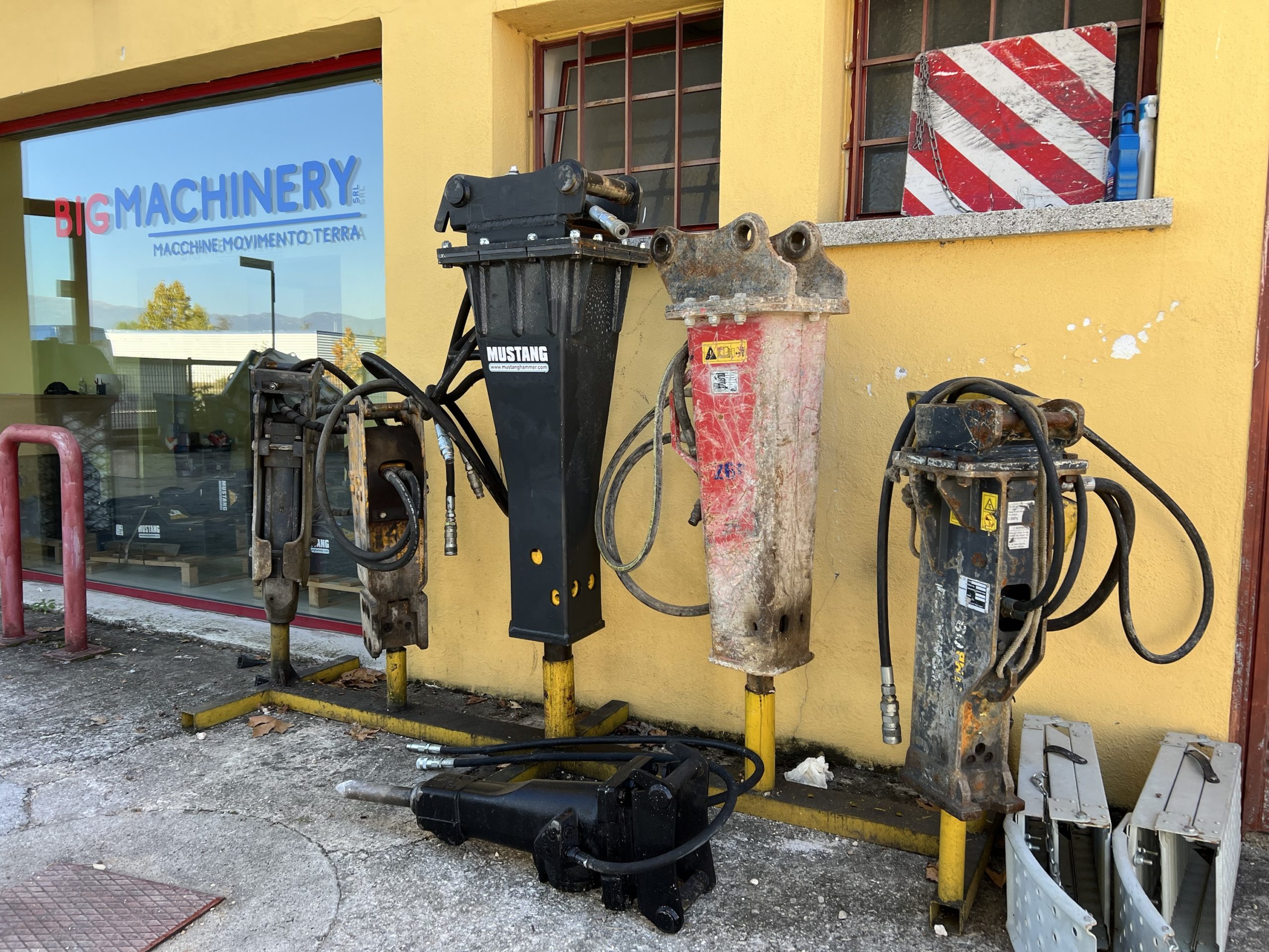 Martelloni usati per escavatore