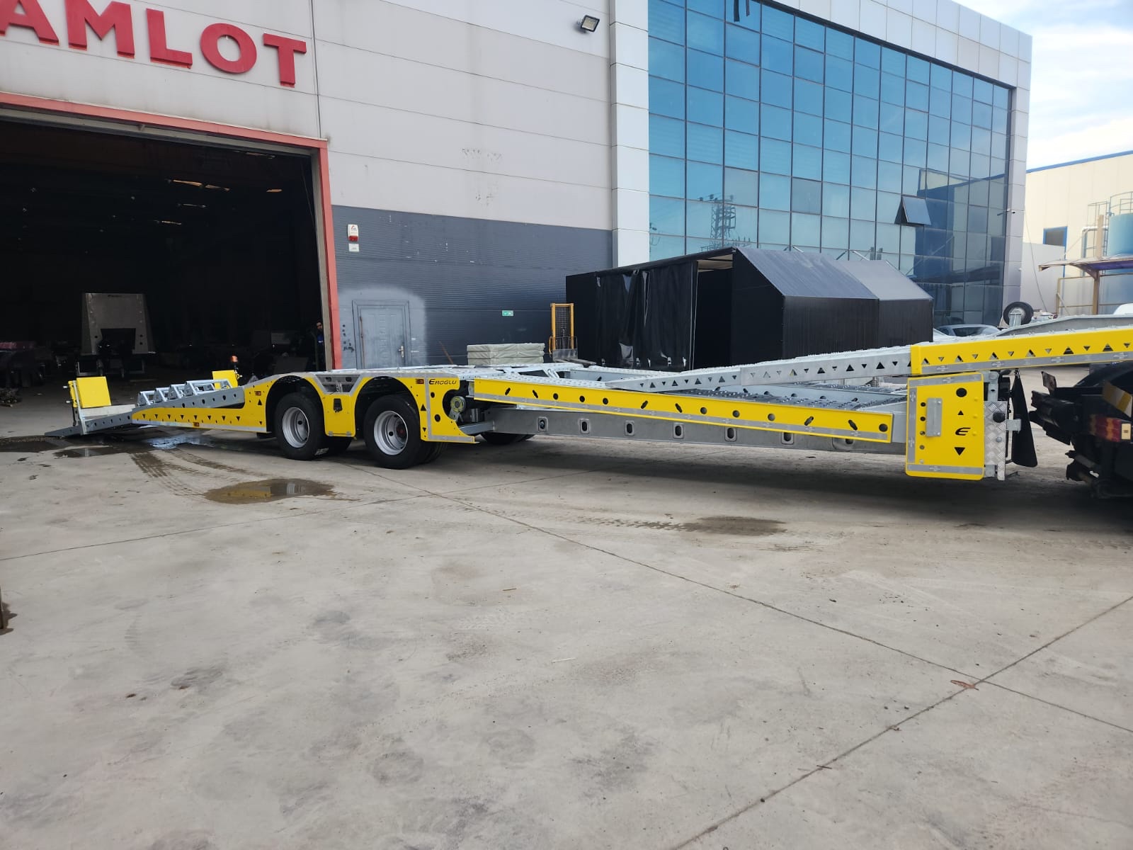 Semirimorchio bisarca 2 assi trasporto camion