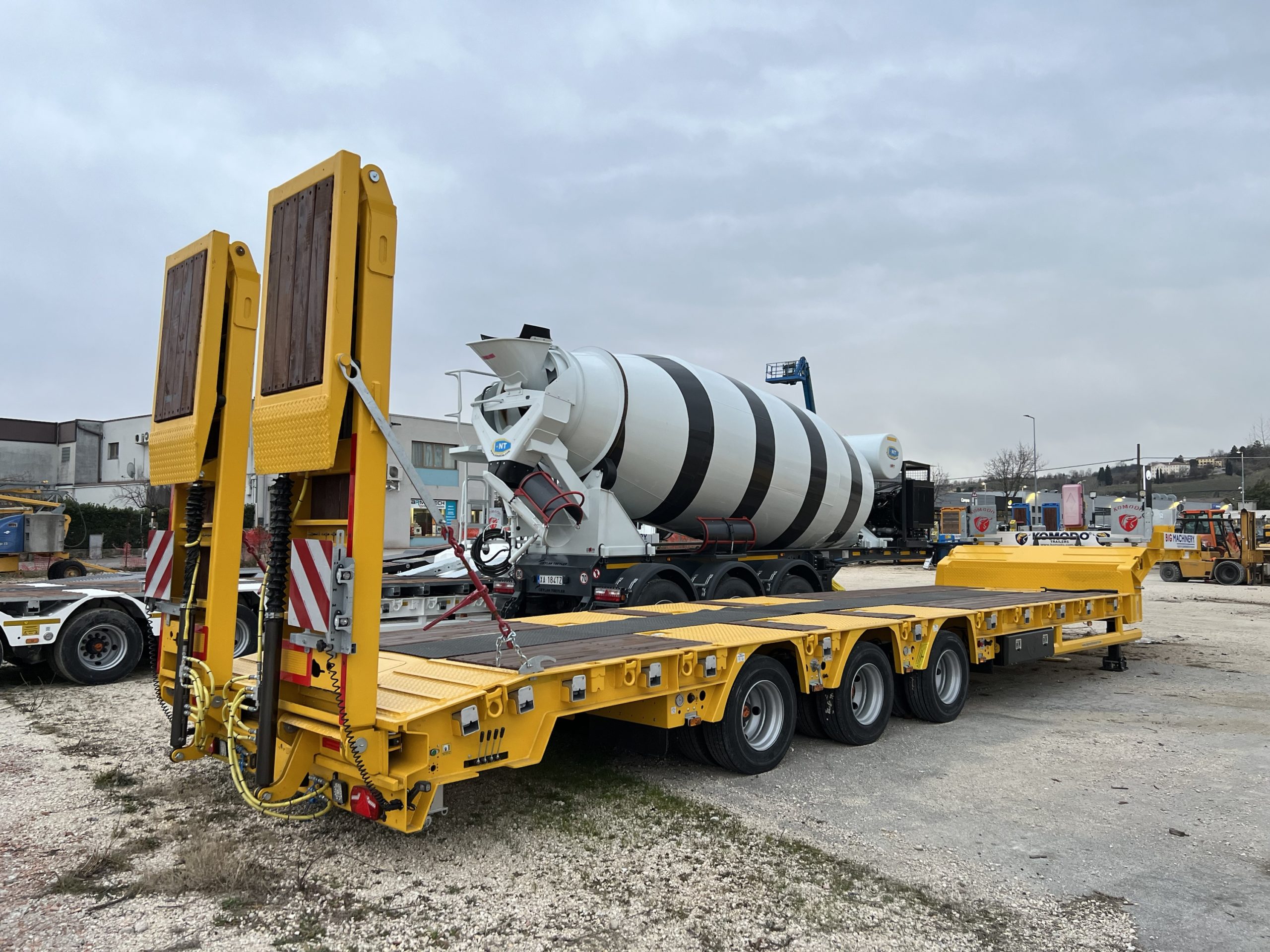 Semirimorchio 3 assi 13,60 NUOVO