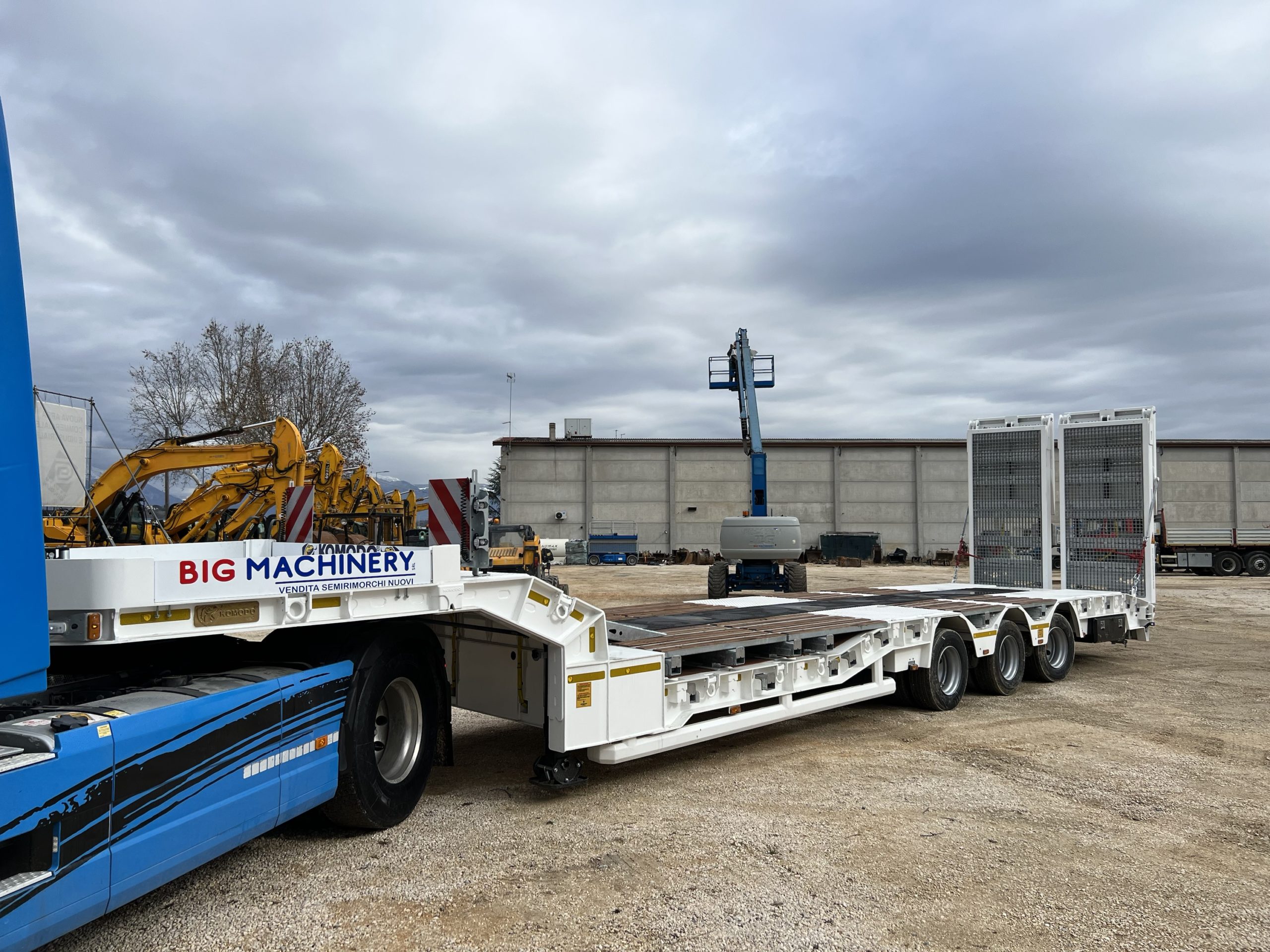 Semirimorchio 3 assi doppio verricello