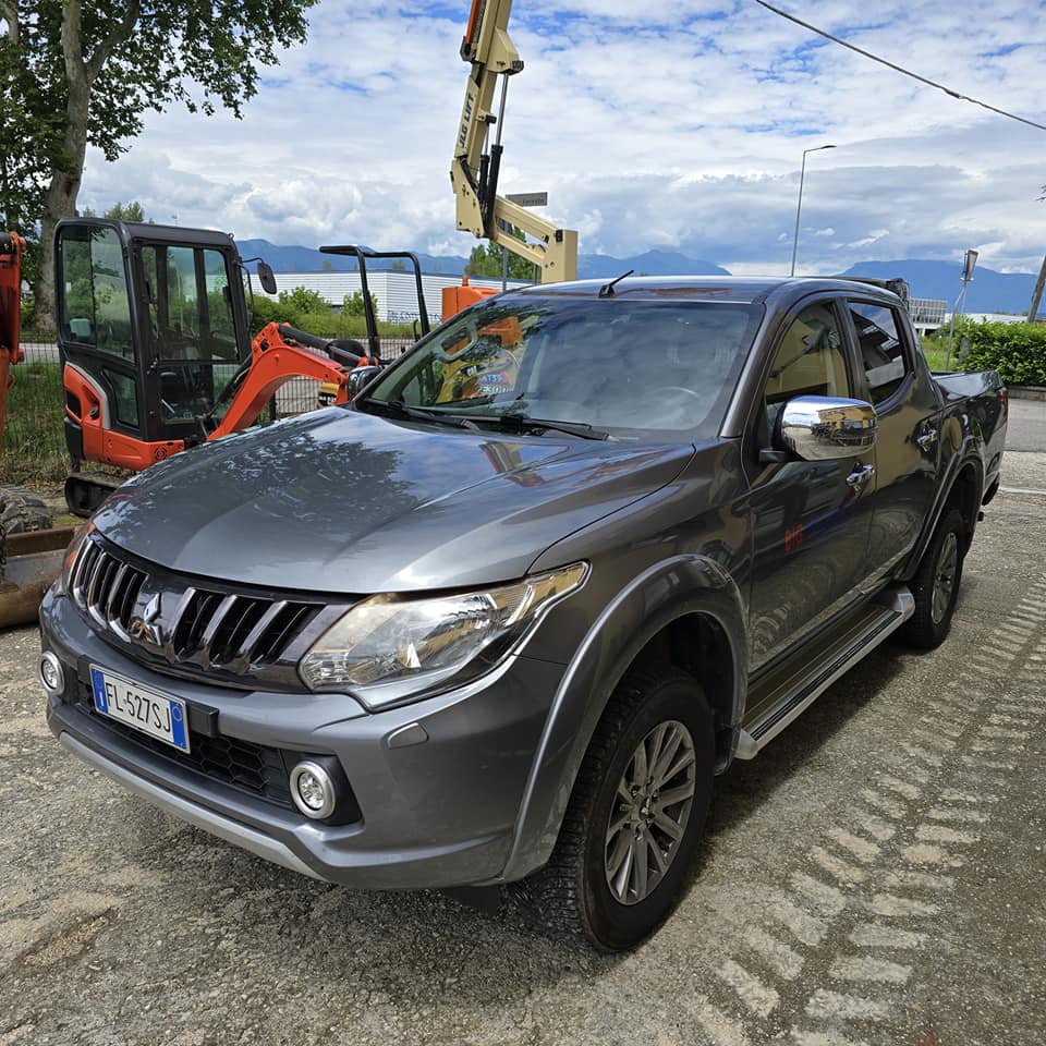 Suv Mitsubishi L200