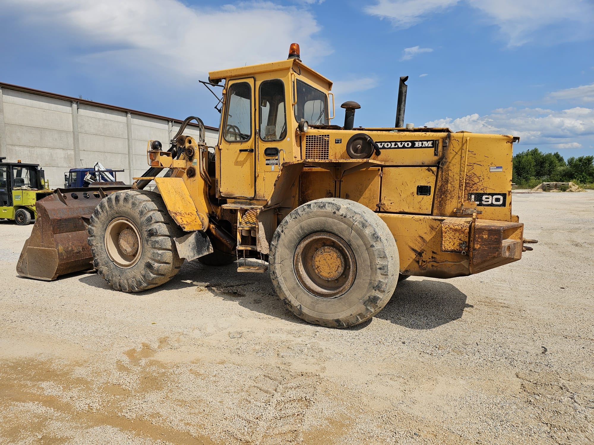 PALA GOMMATA VOLVO BM L.90