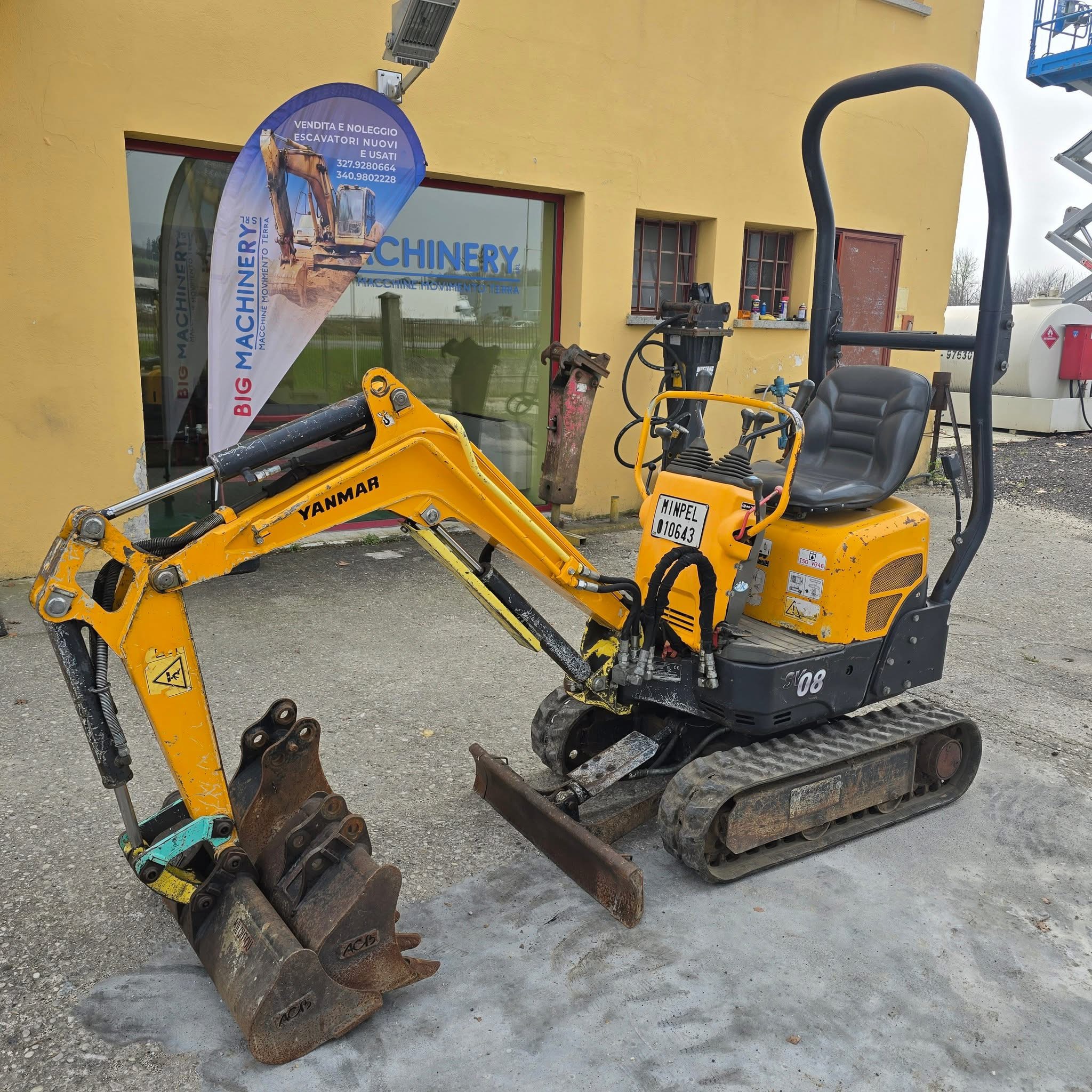 MINI ESCAVATORE YANMAR SV08