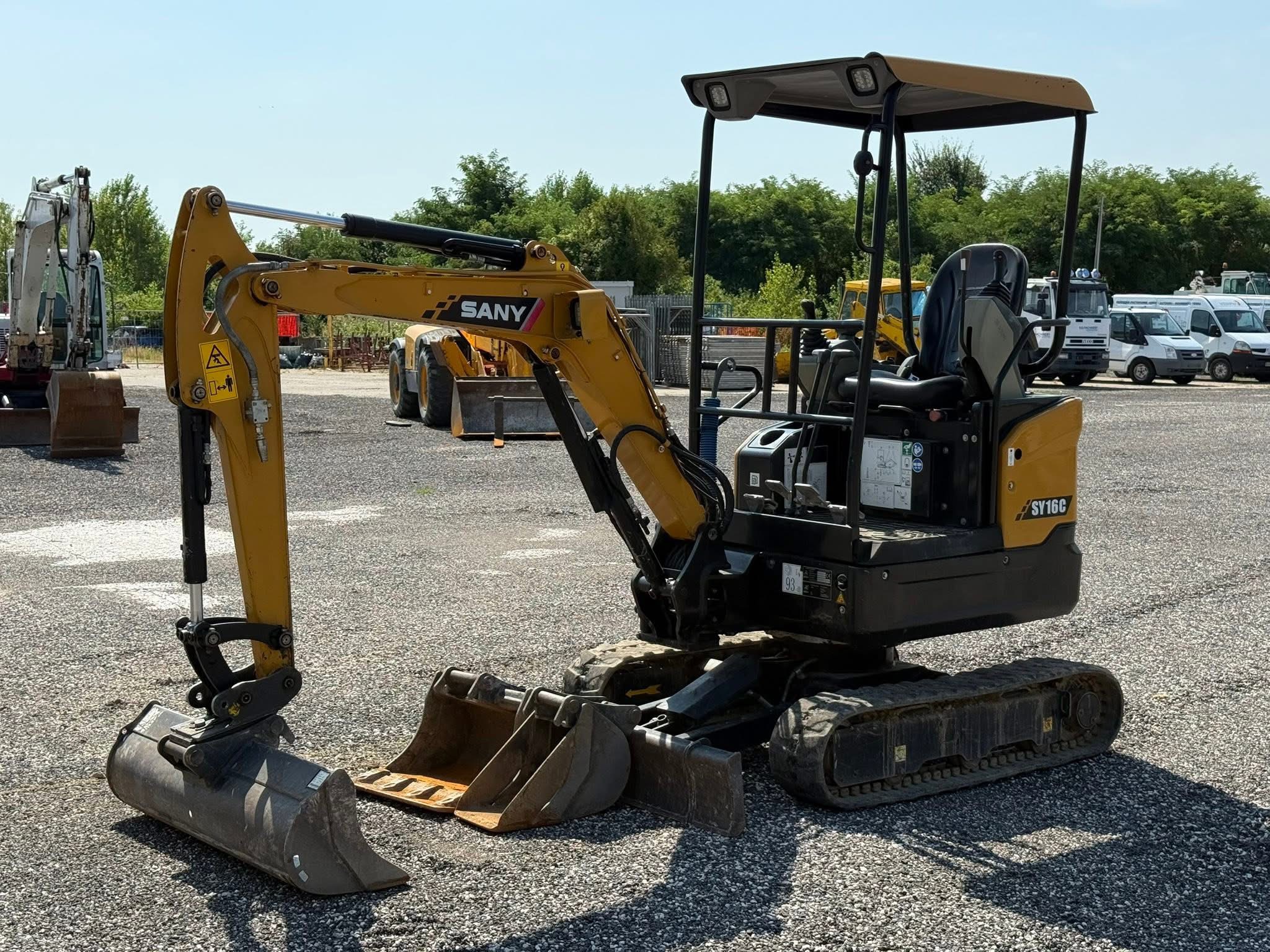 MINI ESCAVATORE SANY SY16C