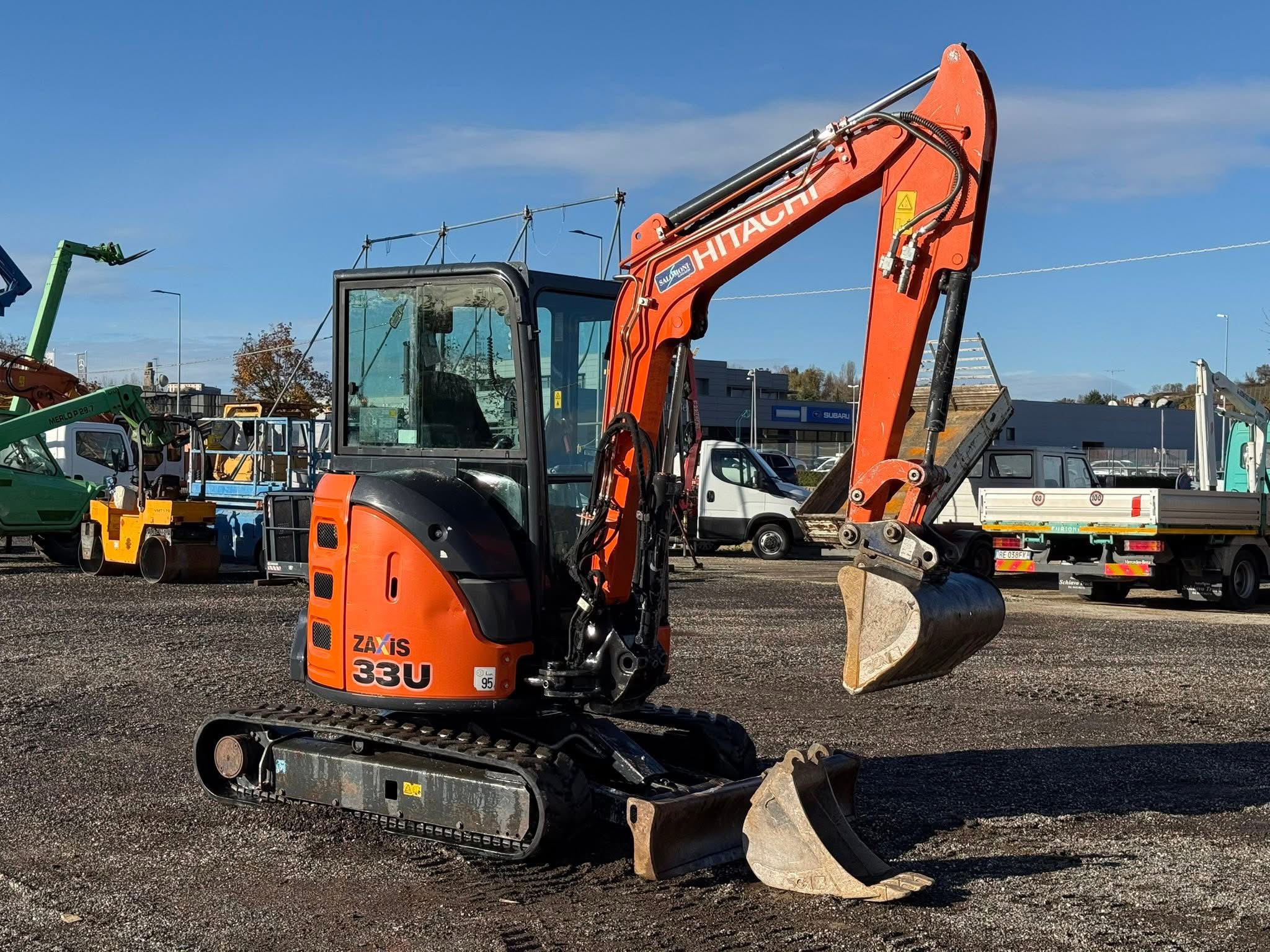 HITACHI ZAXIS 33U