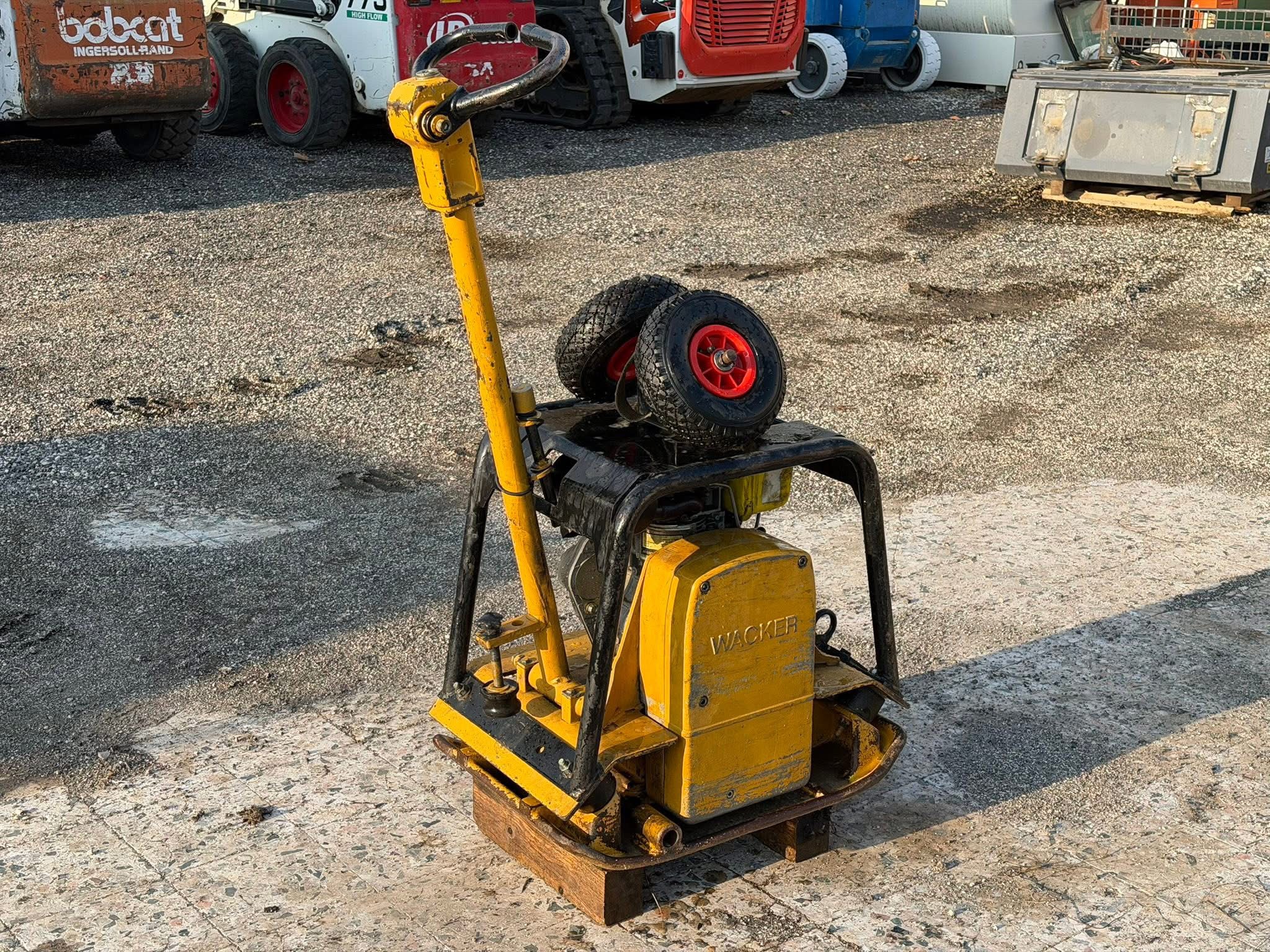 WACKER PIASTRA VIBRANTE