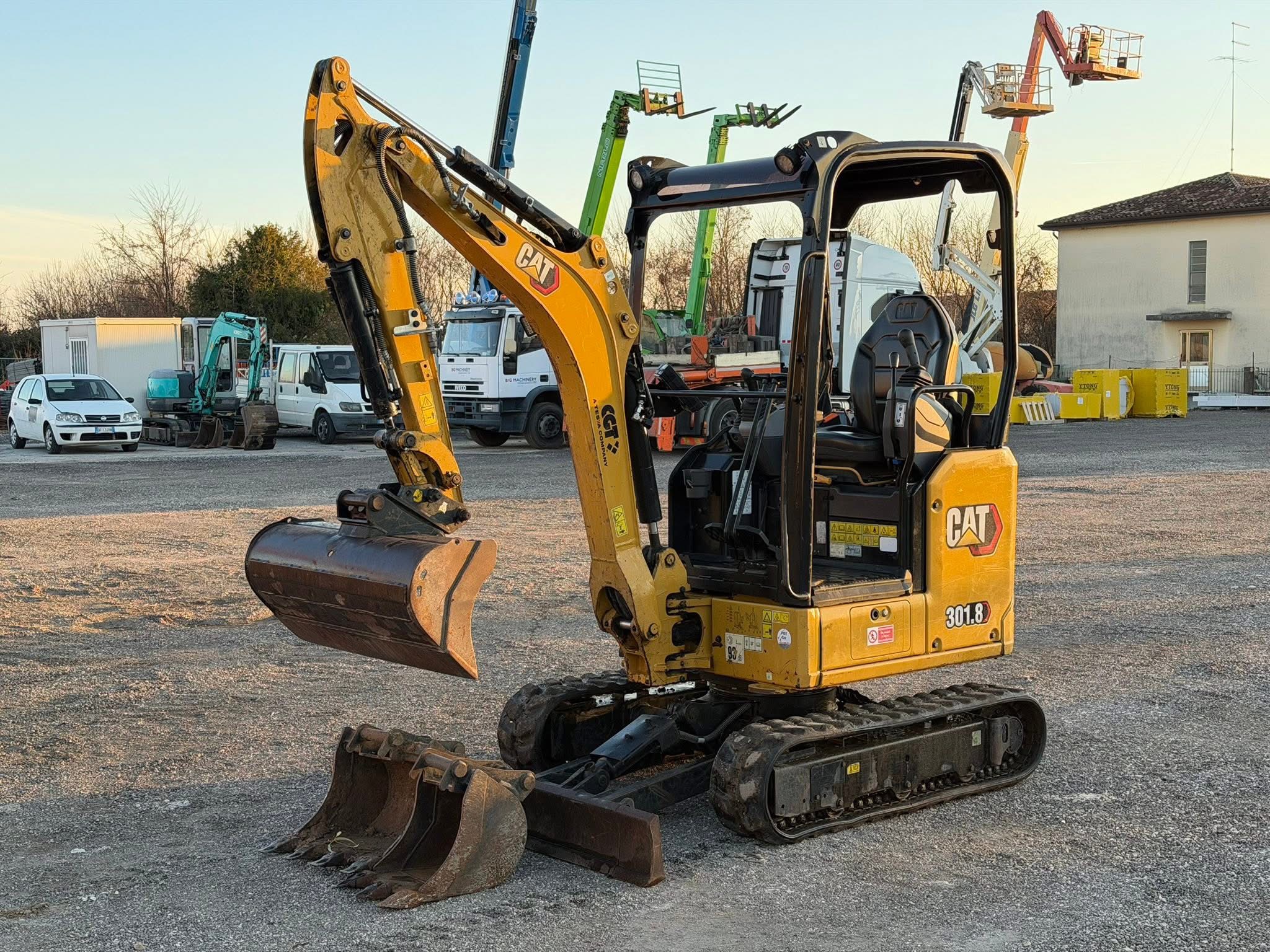 CAT 301.8