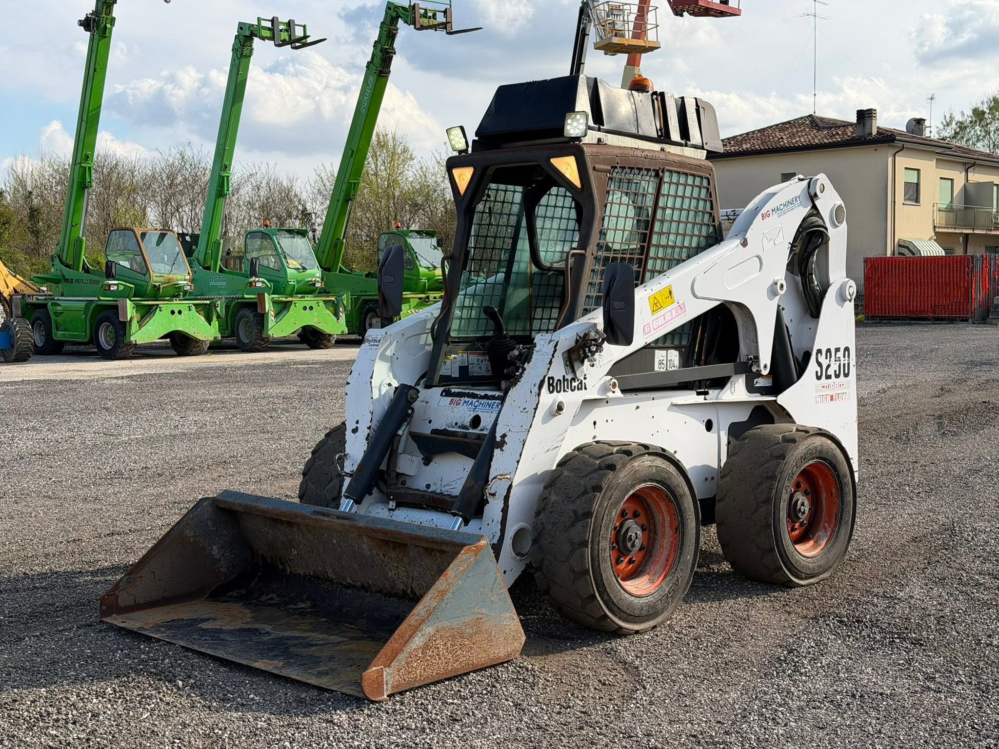 BOBCAT S250