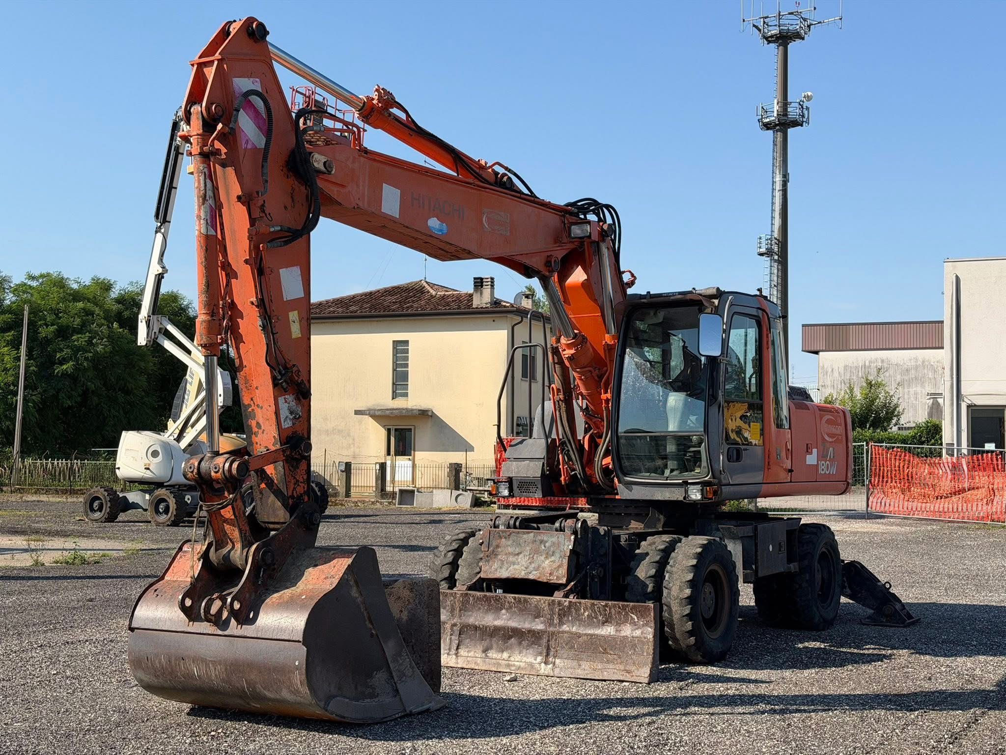 HITACHI ZAXIS 180W
