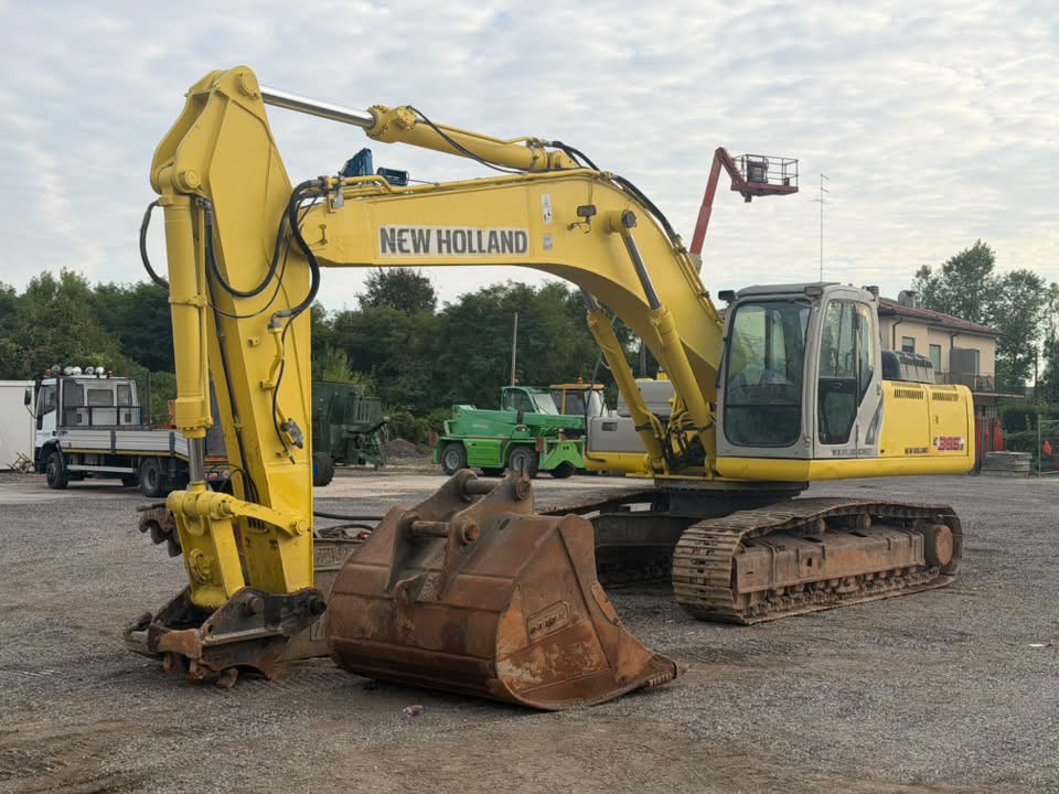 NEW HOLLAND E385B